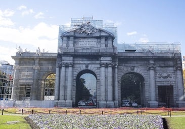 La mayor restauración de la Puerta de Alcalá, en imágenes