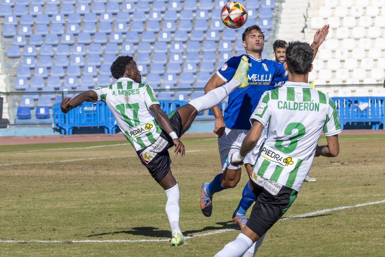 El Melilla-Córdoba CF y el gran susto con Gudelj, en imágenes