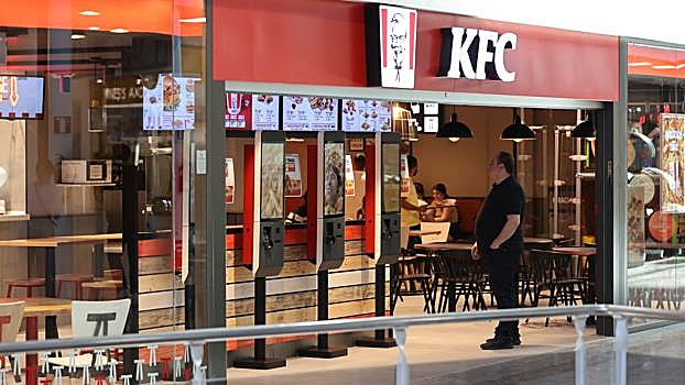 El centro comercial El Arcángel abrirá en los dos días festivos