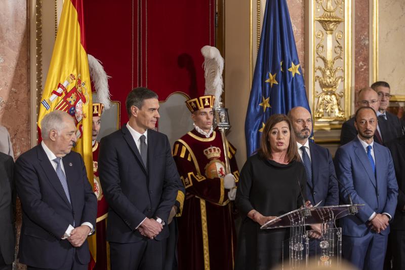 Armengol también ha intervenido durante el acto institucional y ha reivindicado la Constitución frente a cualquier «uniformidad»