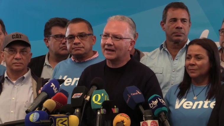 Opositores rechazan órdenes de detención contra tres colaboradores de María Corina Machado