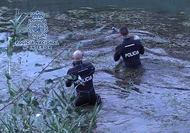 Buzos y drones buscan a Fran, el carnicero de 41 años desaparecido en Alzira tras un accidente de coche