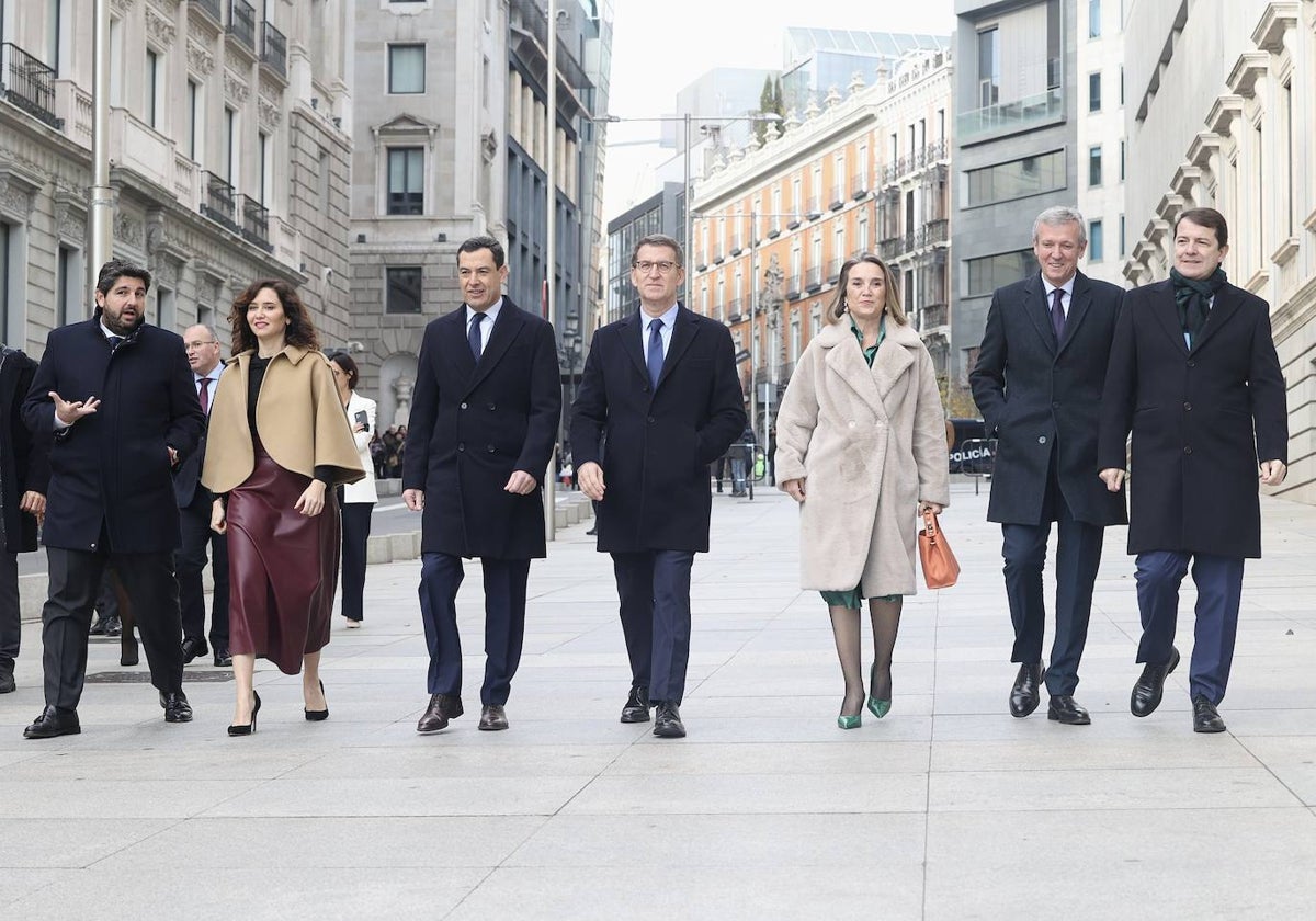 El presidente Mañueco asiste junto a Feijóo, Cuca Gamarra y el resto de barones populares a los actos del 45 aniversario de la Constitución en el Congreso de los Diputados