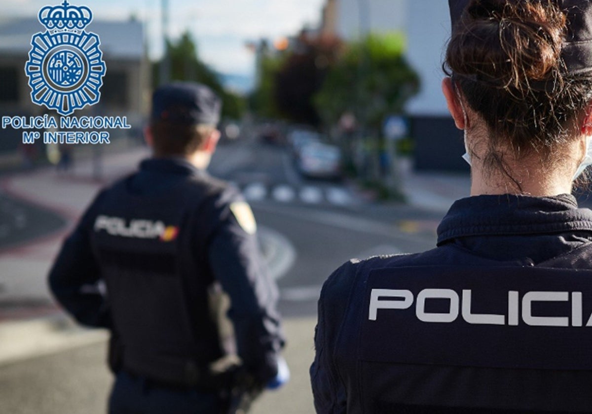 Dos agentes de la Policía Nacional, en una imagen de archivo