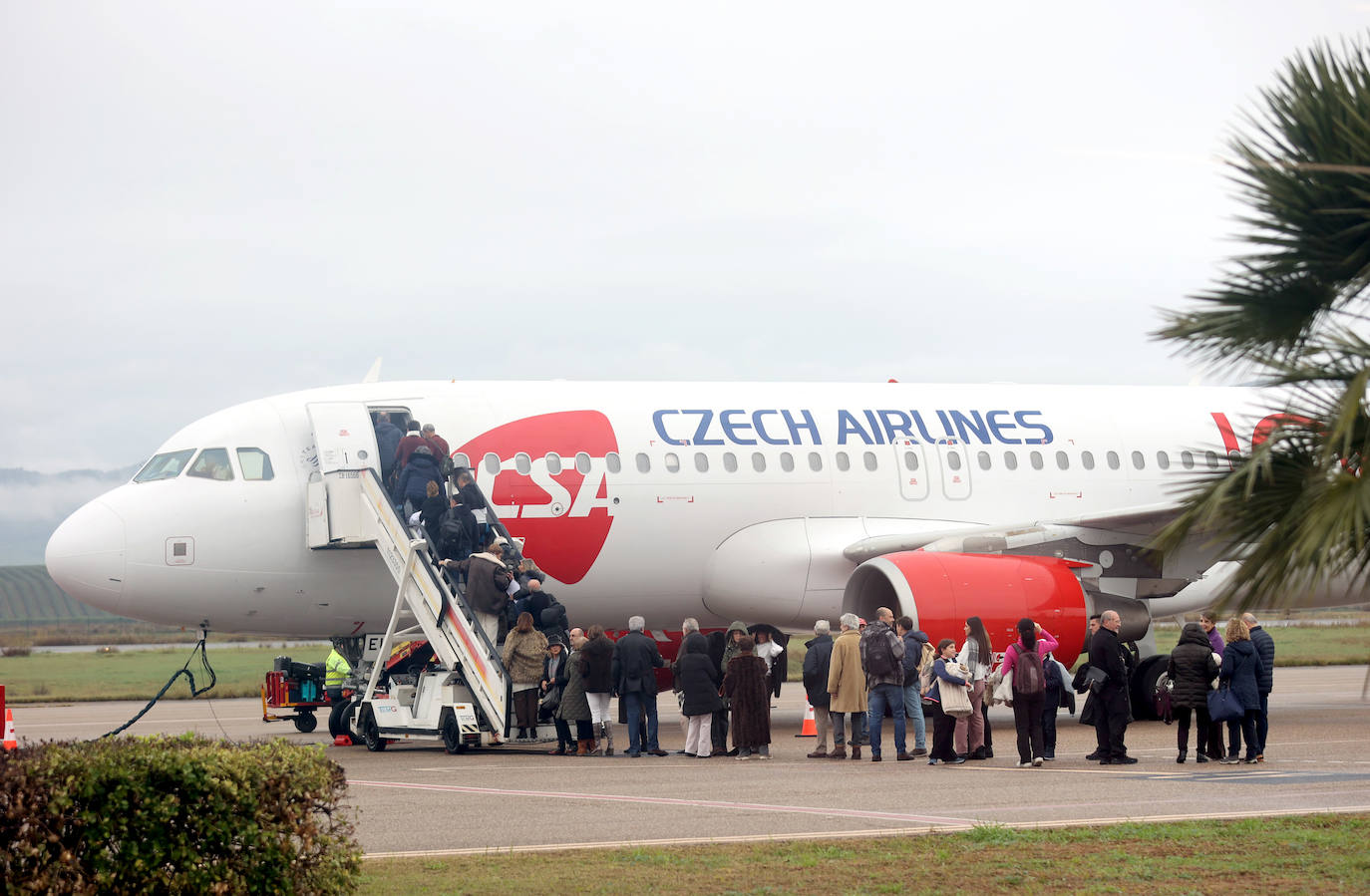 Fotos: el esperado primer vuelo comercial desde el aeropuerto de Córdoba