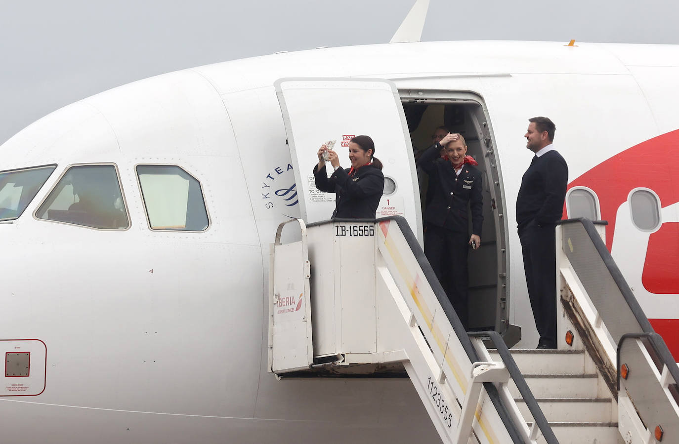 Fotos: el esperado primer vuelo comercial desde el aeropuerto de Córdoba