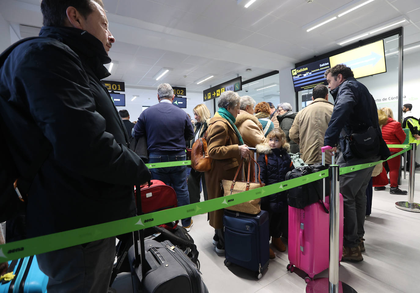 Fotos: el esperado primer vuelo comercial desde el aeropuerto de Córdoba