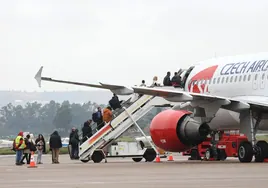 Fotos: el esperado primer vuelo comercial desde el aeropuerto de Córdoba