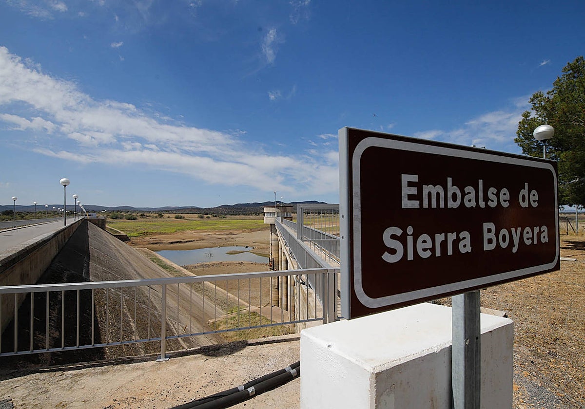 Embalse de Sierra Boyera, casi vacío por la falta de lluvia