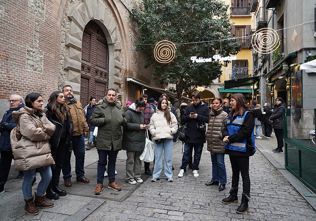La concejal de Turismo, Almudena Maíllo, participa en una ruta