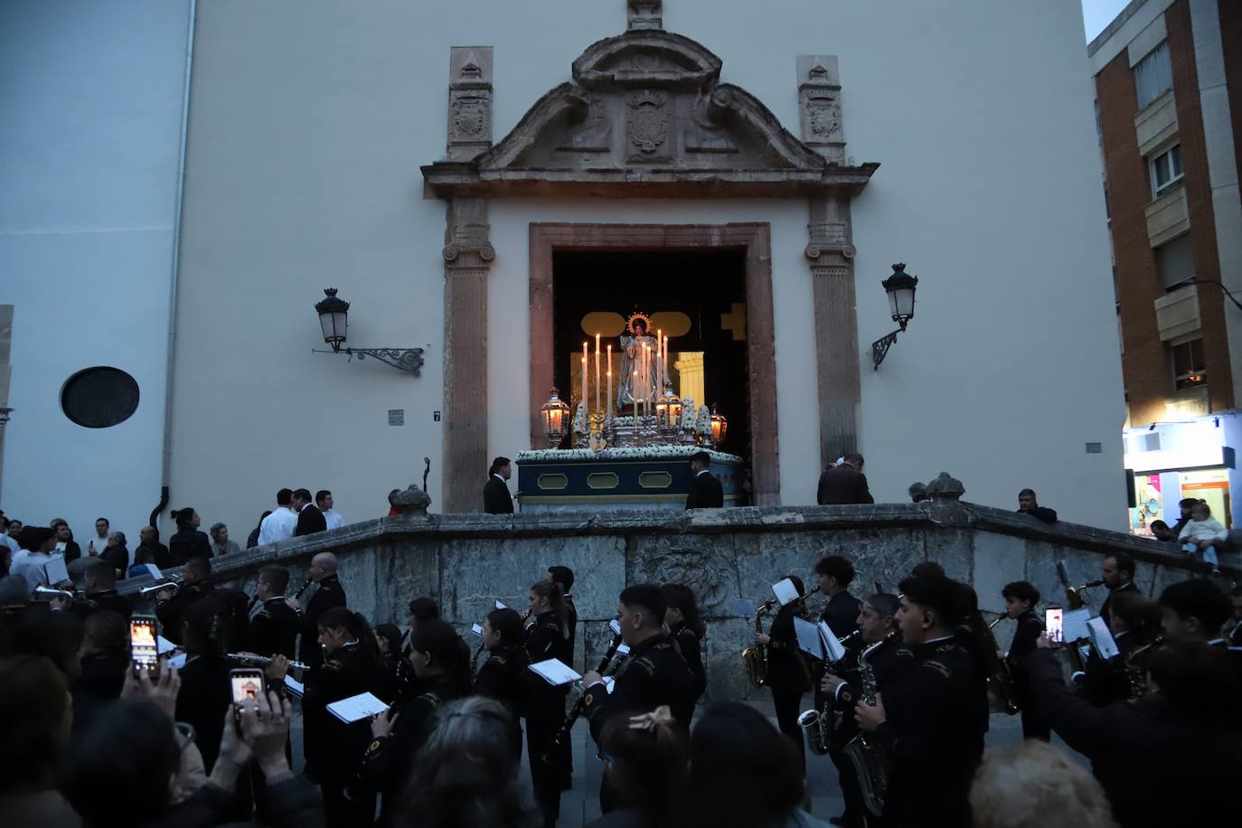 Fotos: la solemne procesión de la Inmaculada con los jóvenes de Córdoba