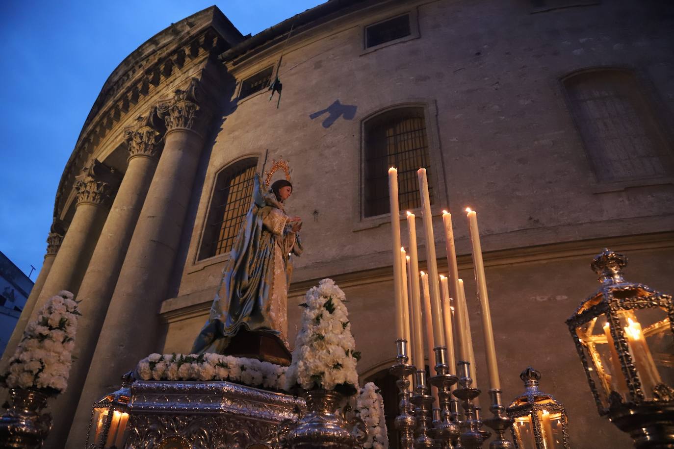 Fotos: la solemne procesión de la Inmaculada con los jóvenes de Córdoba