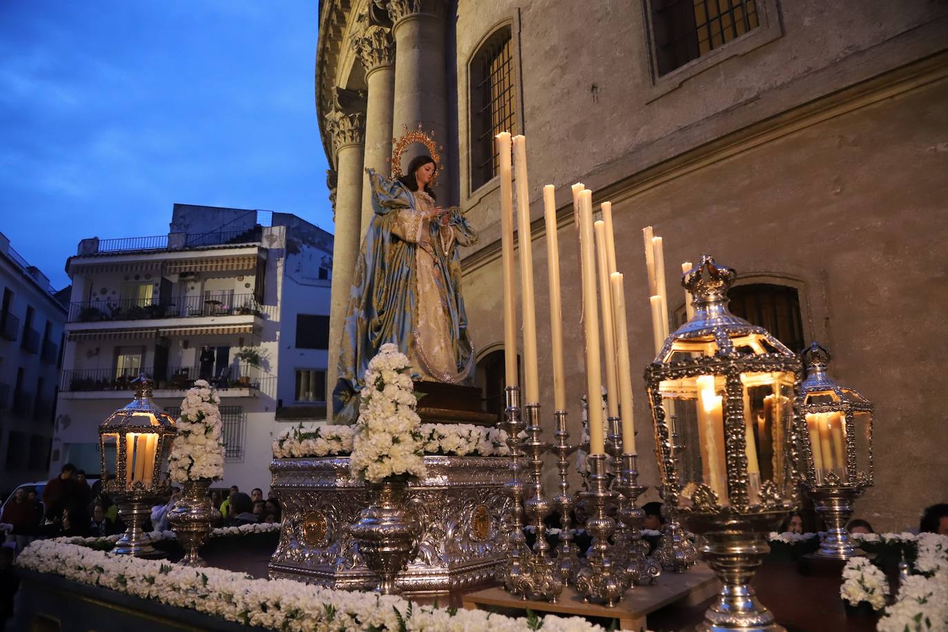 Fotos: la solemne procesión de la Inmaculada con los jóvenes de Córdoba