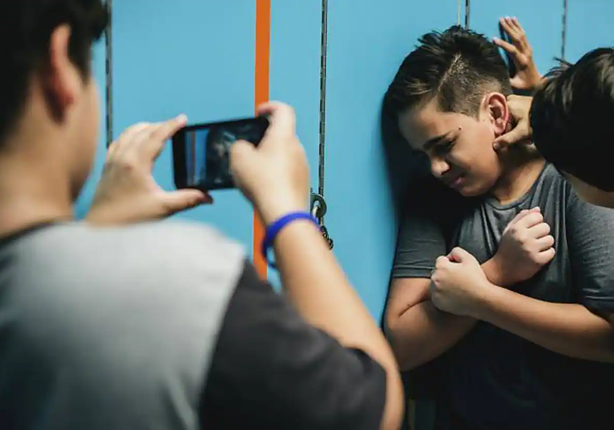 Recreación de un niño sufriendo acoso