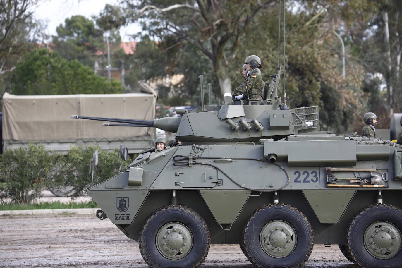 Fotos: La imponente parada militar de la Brigada &#039;Guzmán el Bueno X&#039; en Córdoba