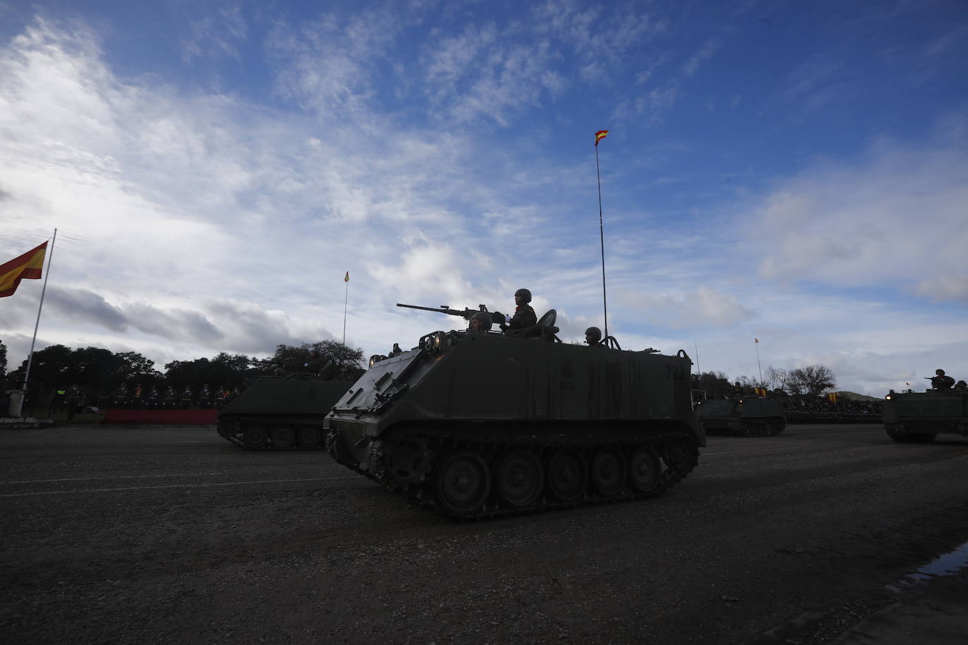 Fotos: La imponente parada militar de la Brigada &#039;Guzmán el Bueno X&#039; en Córdoba