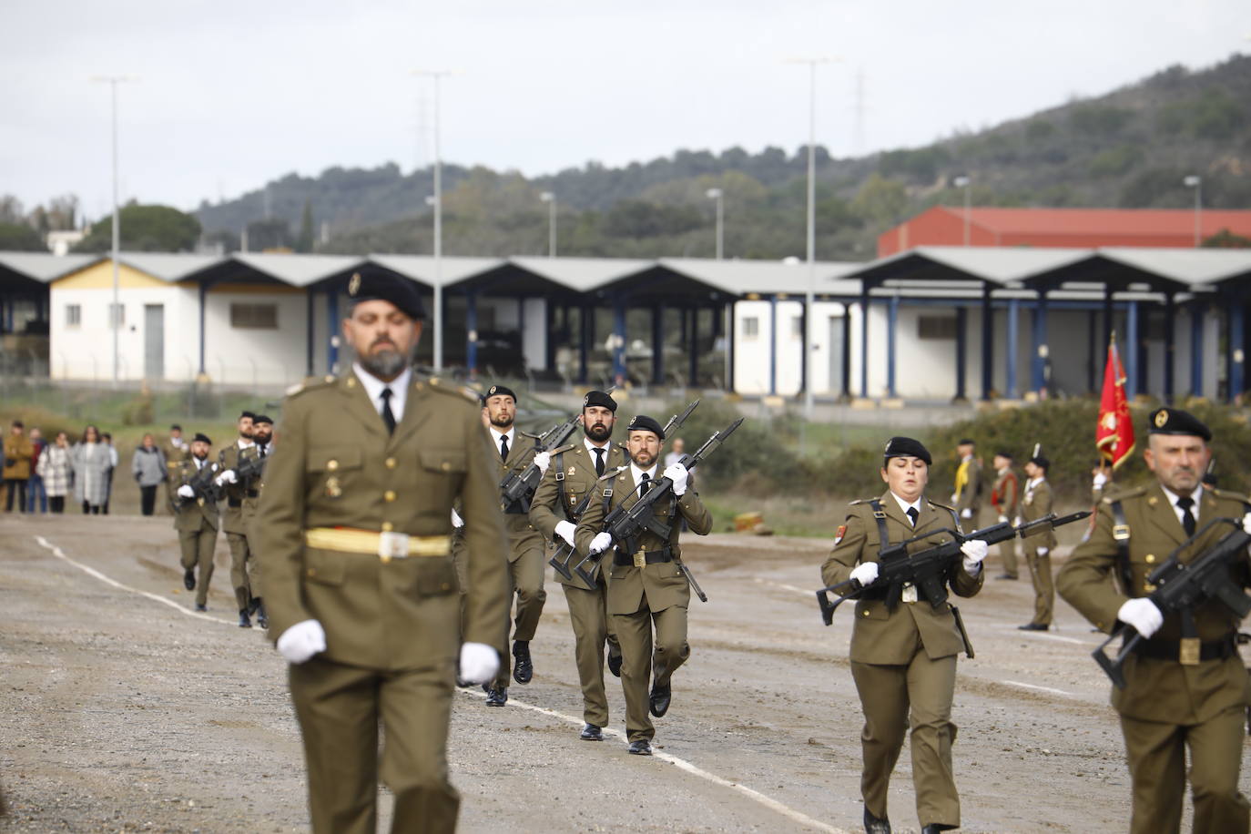 Fotos: La imponente parada militar de la Brigada &#039;Guzmán el Bueno X&#039; en Córdoba