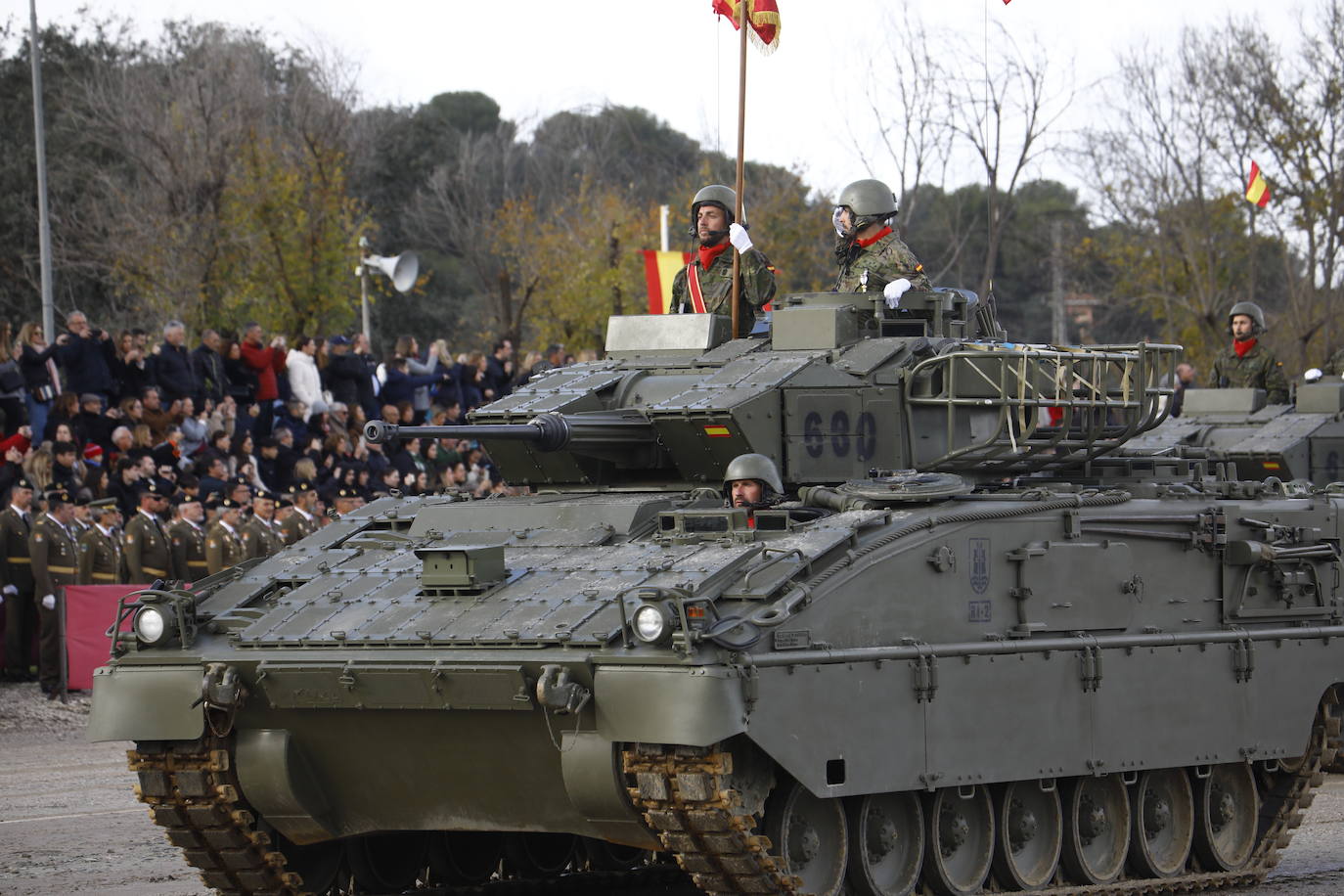 Fotos: La imponente parada militar de la Brigada &#039;Guzmán el Bueno X&#039; en Córdoba