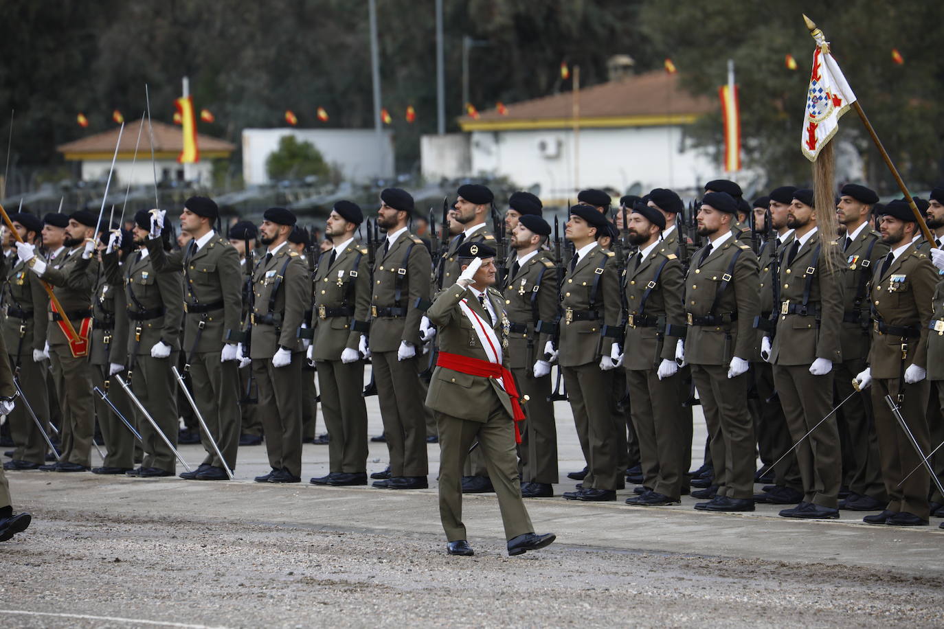 Fotos: La imponente parada militar de la Brigada &#039;Guzmán el Bueno X&#039; en Córdoba