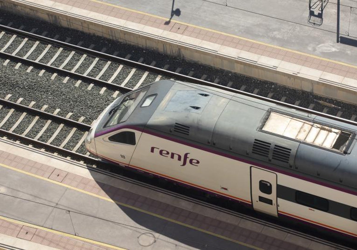 Imagen de archivo de un tren de la compañía Renfe.