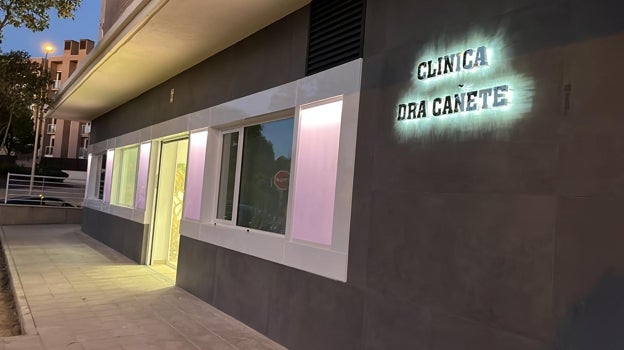 Fachada principal de la Clínica Doctora Cañete en Toledo