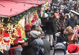 De figuras, fantasmas e inocentes por la Plaza Mayor
