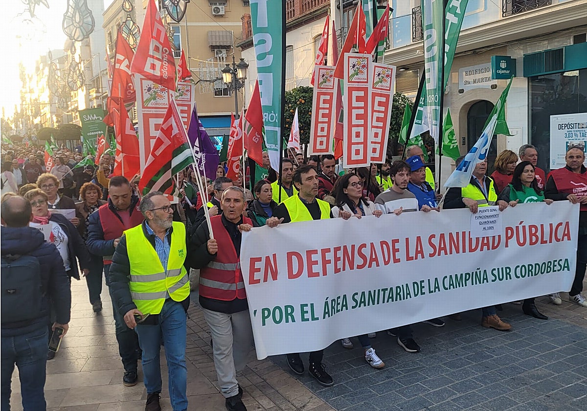 Vecinos de Puente Genil protestan por un área sanitaria propia en la Campiña Sur
