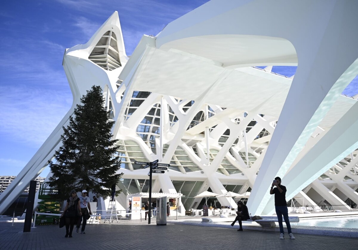 Imagen del árbol de Navidad de la Ciudad de las Artes y las Ciencias de Valencia