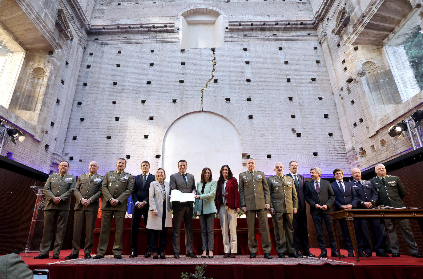 Fotos: La firma solemne del acuerdo de la Base Logística de Córdoba