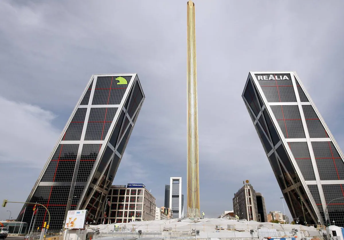 Panorámica del Obelisco de Calatrava en noviembre de 2009