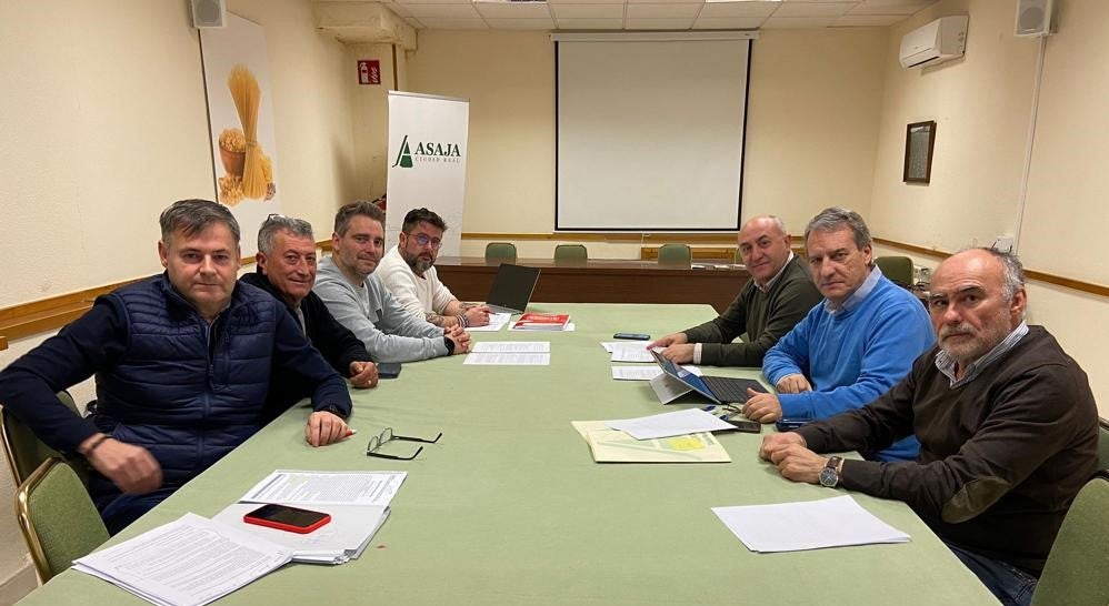 Patronal y sindicatos firman el convenio colectivo del campo de Ciudad Real