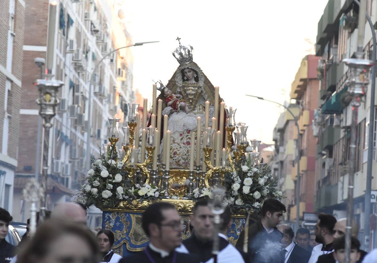 Nuestra Señora de Belén, en procesión, este sábado por su barrio de Levante