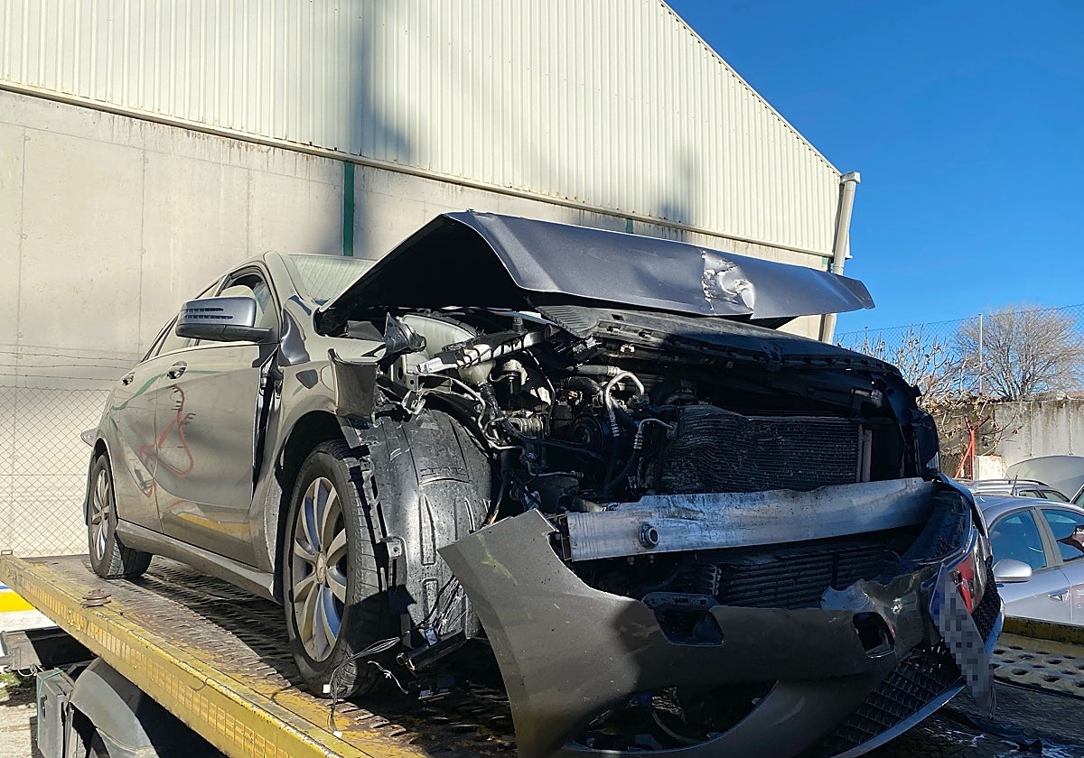 Estado en el que ha quedado uno de los vehículos siniestrados en el accidente de la A50