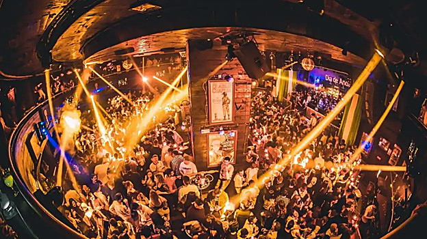 Interior de la discoteca Mae West, seguramente la más conocida de Granada