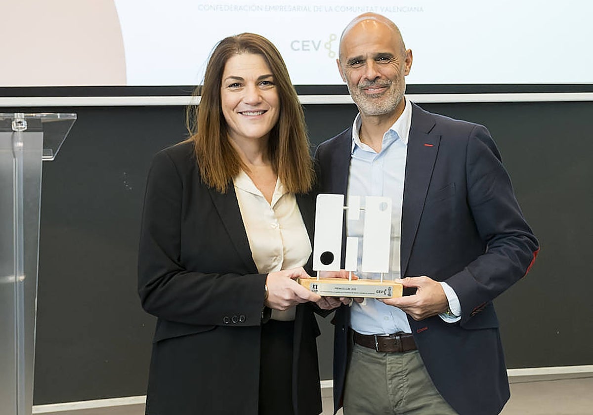 Imagen del Premio Llum a 'Trayectoria Empresa Segura' otorgado a Aquaservice