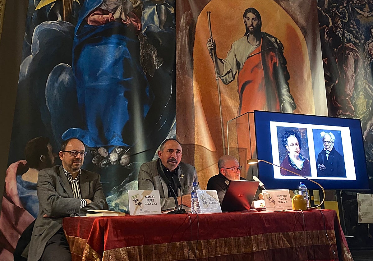 Luis Peñalver, en el centro, durante la presentación de su libro 'Sondeando el abismo. Goya y Schopenhauer'