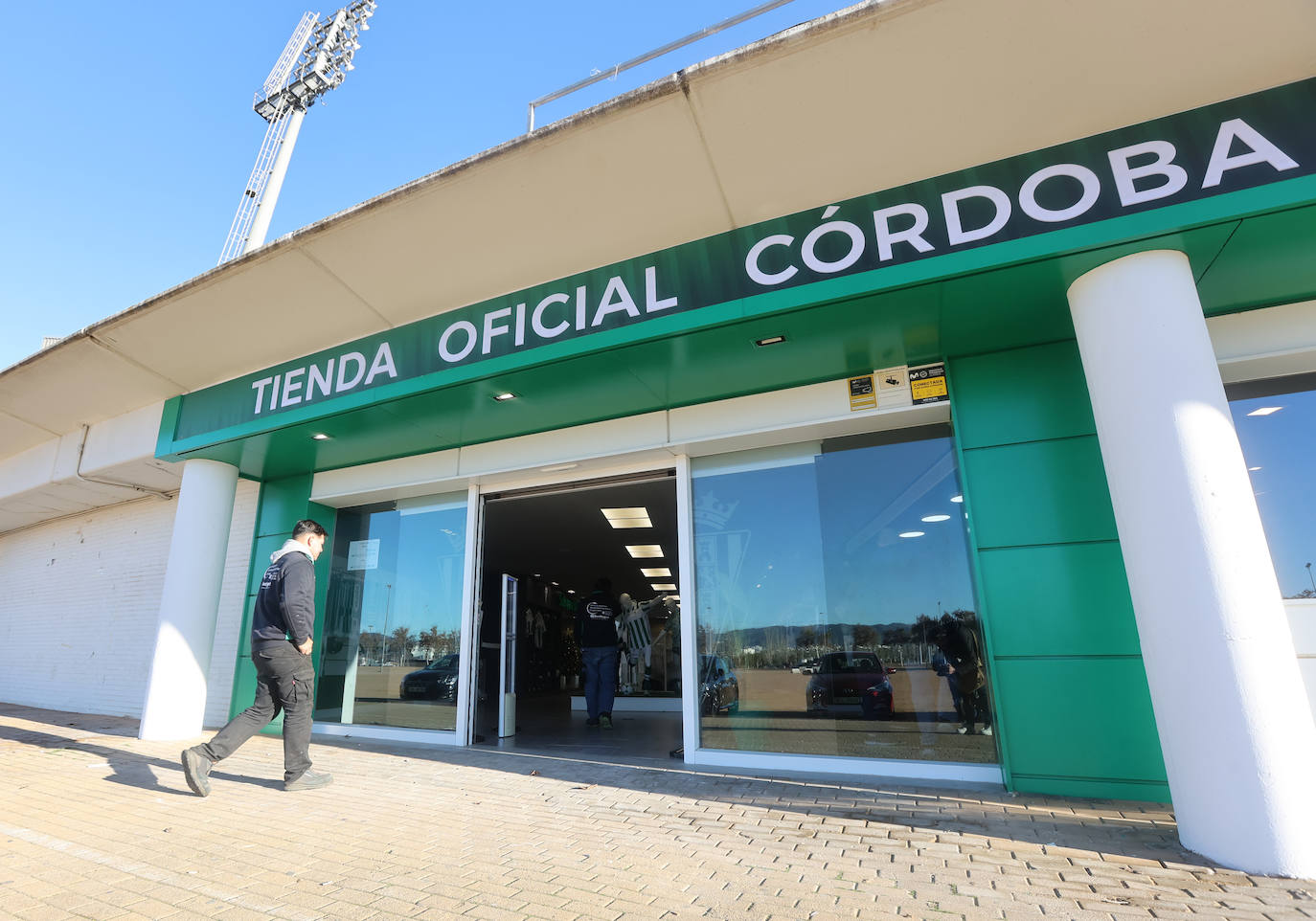 Fotos: las mejores imágenes de la inauguración de la tienda del Córdoba CF en El Arcángel
