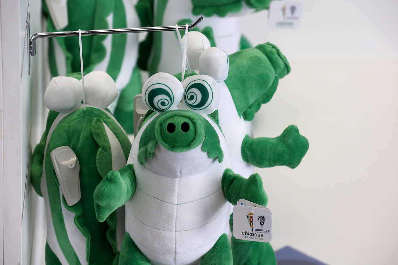 Fotos: las mejores imágenes de la inauguración de la tienda del Córdoba CF en El Arcángel