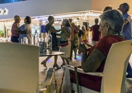 Expulsan de una discoteca de Alicante a un grupo de mujeres por ser «muy mayores»