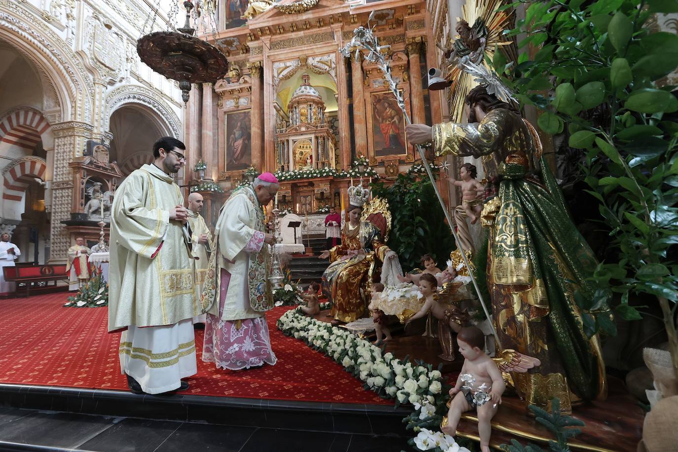 Fotos: La tradicional Misa de la Navidad del Señor en la Catedral de Córdoba