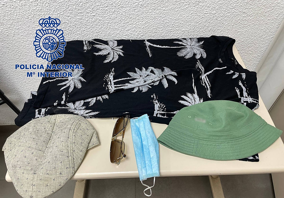 Imagen de varios de los efectos sustraídos recuperados por la Policía