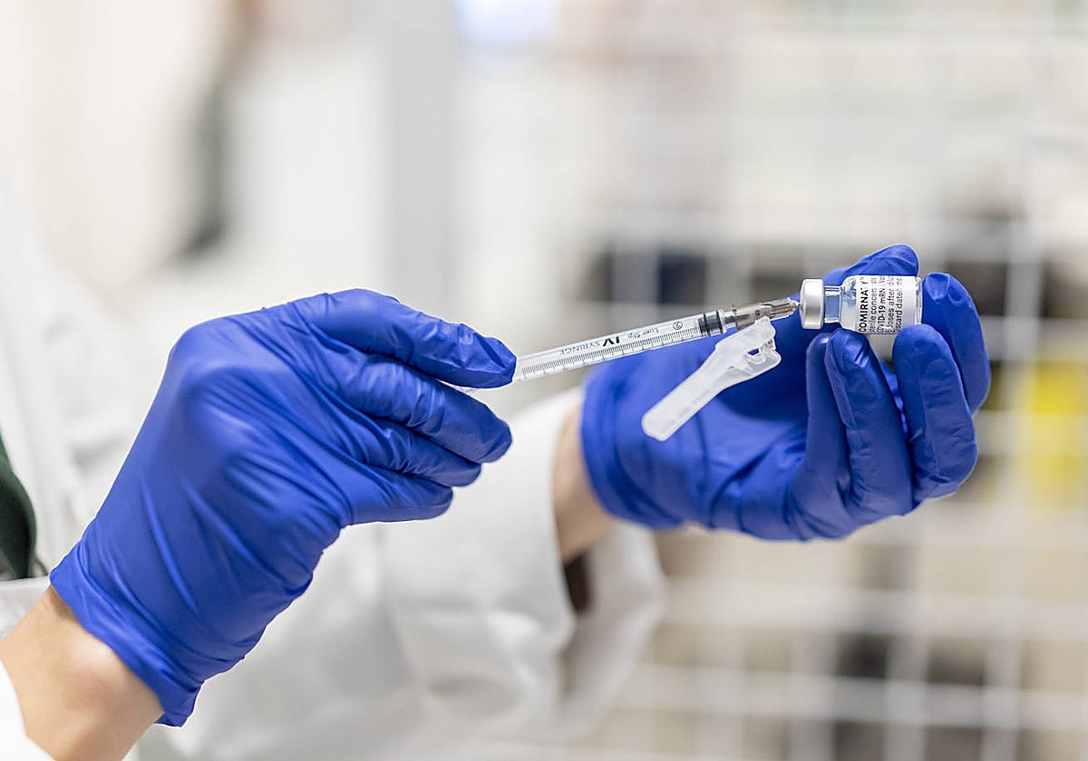 Imagen de un punto de vacunación contra la gripe y el covid en Valencia