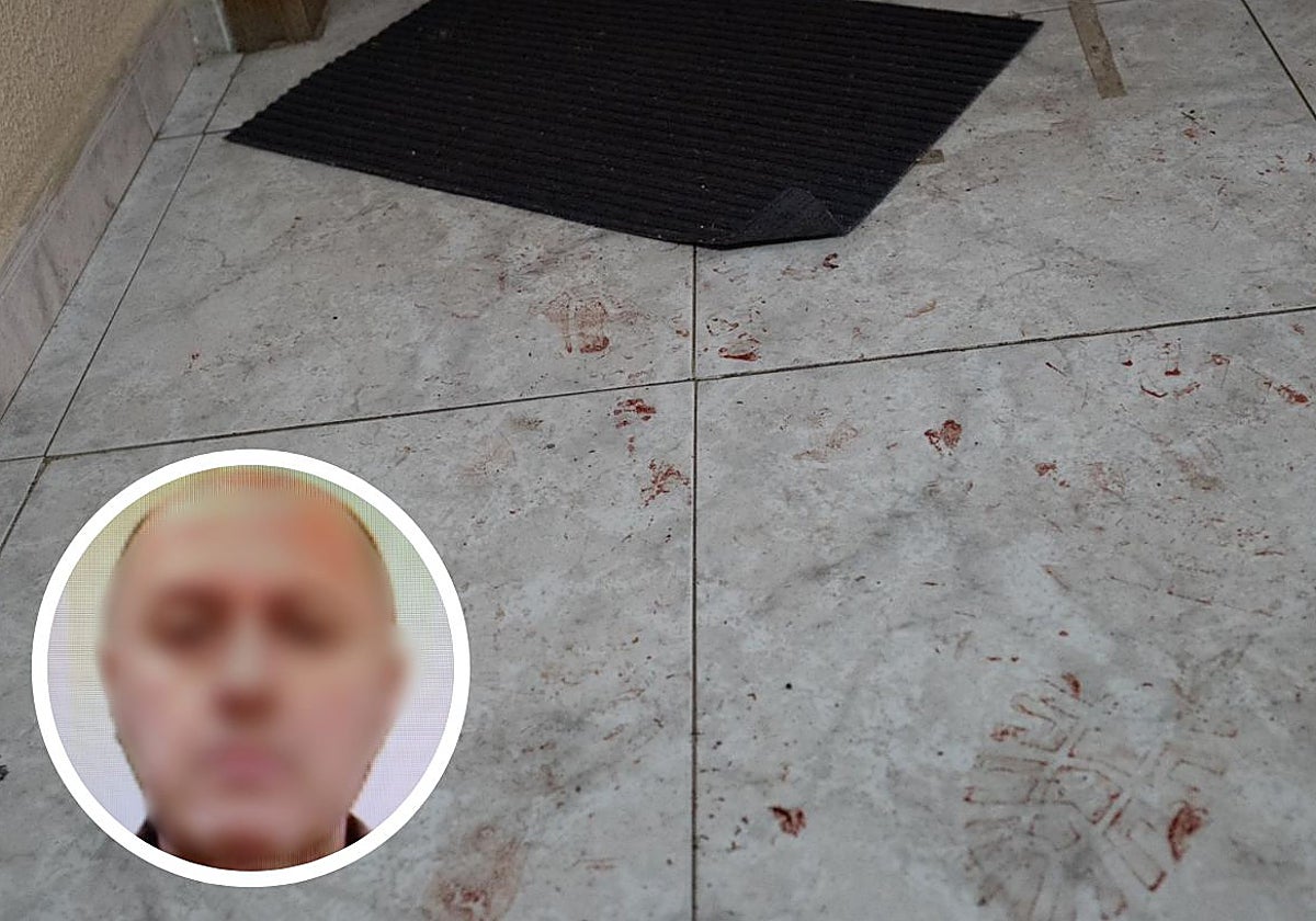 Restos de sangre en el rellano de la casa donde se cometió el crimen; en el círculo, el único sospechoso, ya detenido