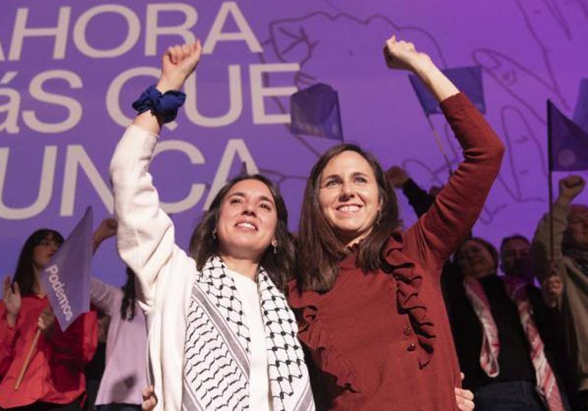 La secretaria general de Podemos, Ione Belarra, junto a Irene Montero