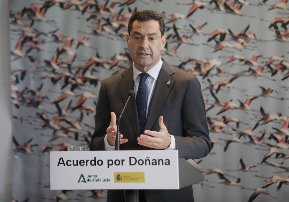 Juanma Moreno durante la presentación del acuerdo con el Gobierno para el parque nacional de Doñana