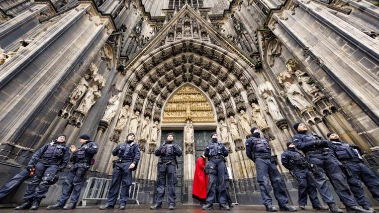 Detienen en Alemania a tres sospechosos de preparar un atentado contra la catedral de Colonia