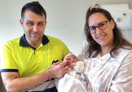 Kyliam, el primer bebé del año en España es gallego y nació con las Campanadas