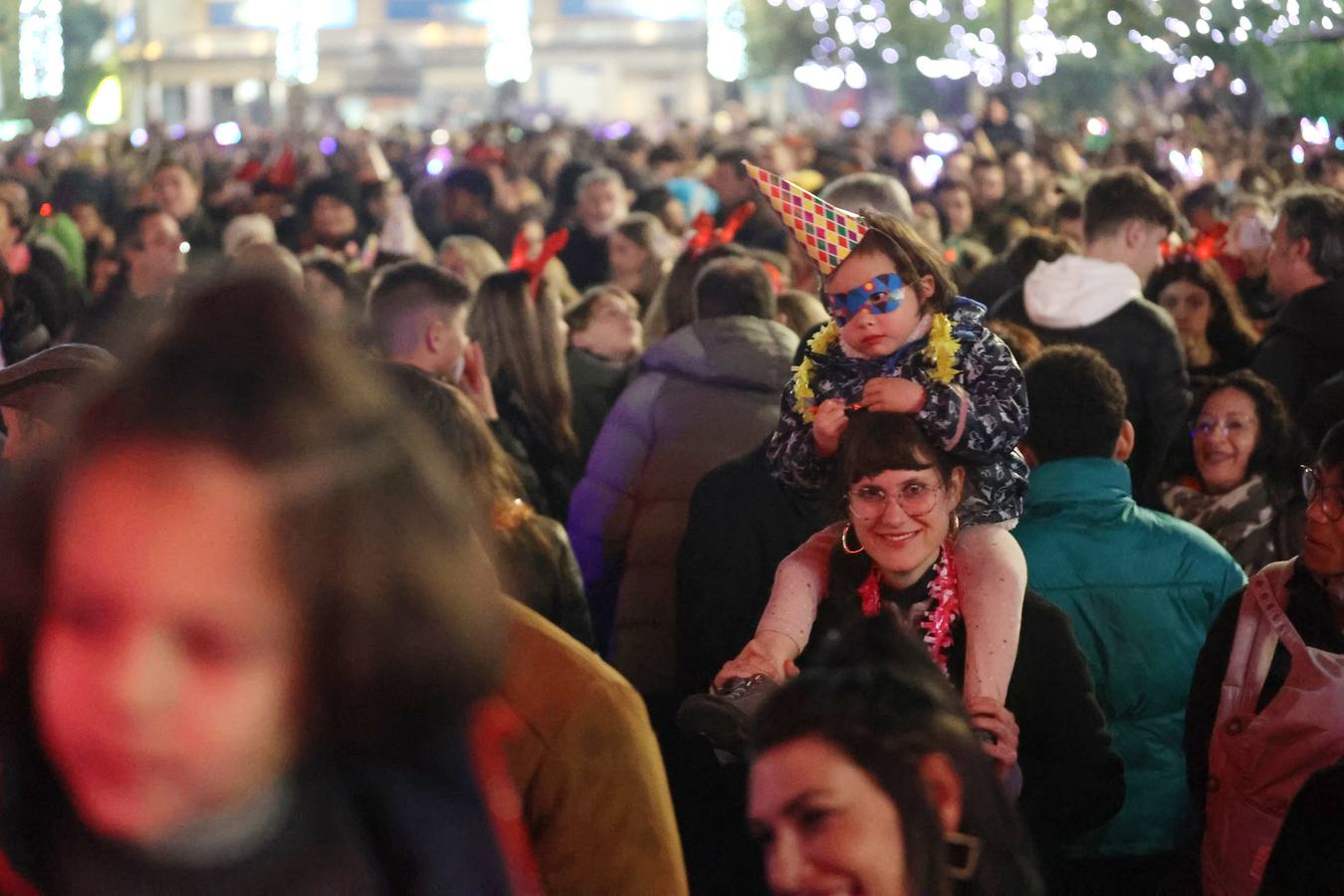 Fotos: Córdoba da la bienvenida a 2024 en una gran fiesta en Las Tendillas