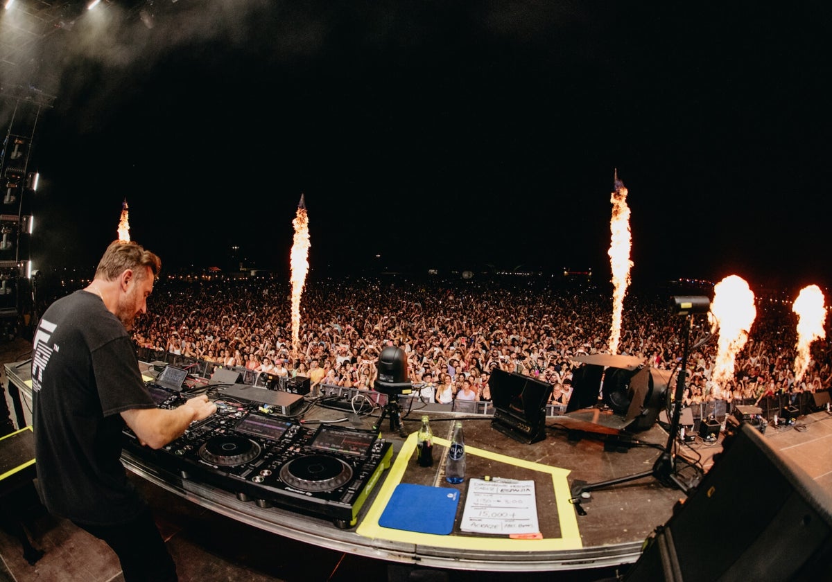 El Dj David Guetta durante una actuación en un festival.