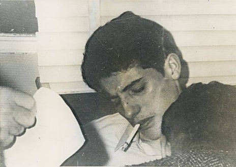 Imagen secundaria 1 - Arriba, la tripulación del avión: los pilotos Martínez Sánchez, Álvarez Caribe y la azafata María del Mar Ochoa López. Abajo, izq., Mariano Ventura. Dcha, la azafata Ochoa.